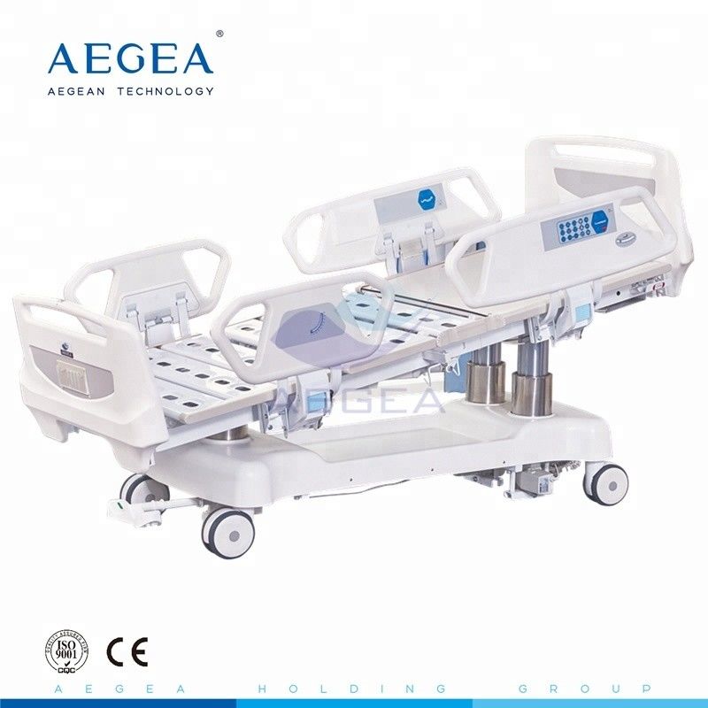 Motor bonde automático do icu luxuoso que inclina camas de hospital médicas ajustáveis da posição da cadeira para a venda